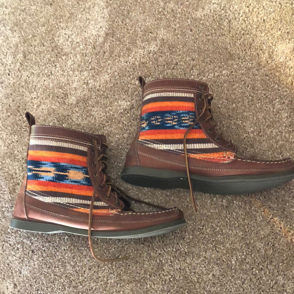 Leather ankle boots, cute and comfy! Like New